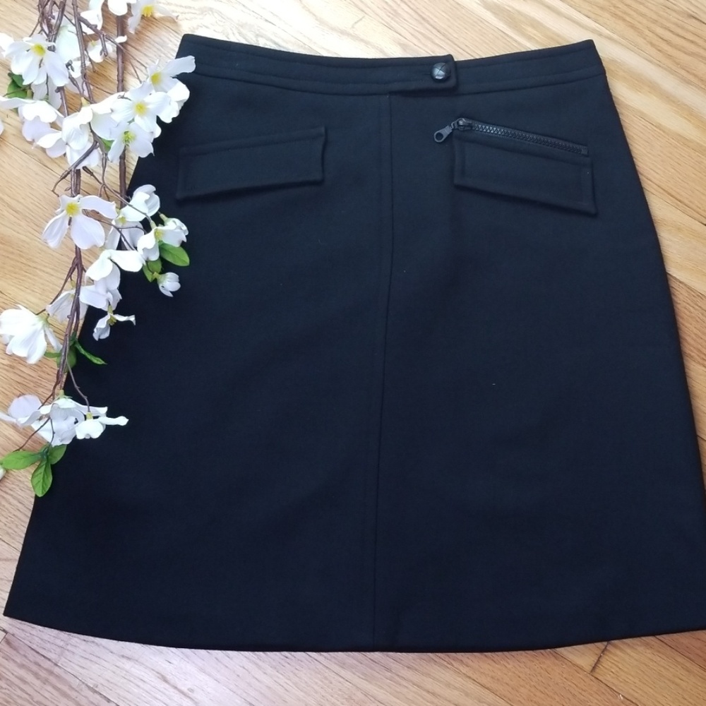🌷Black wool skirt size medium